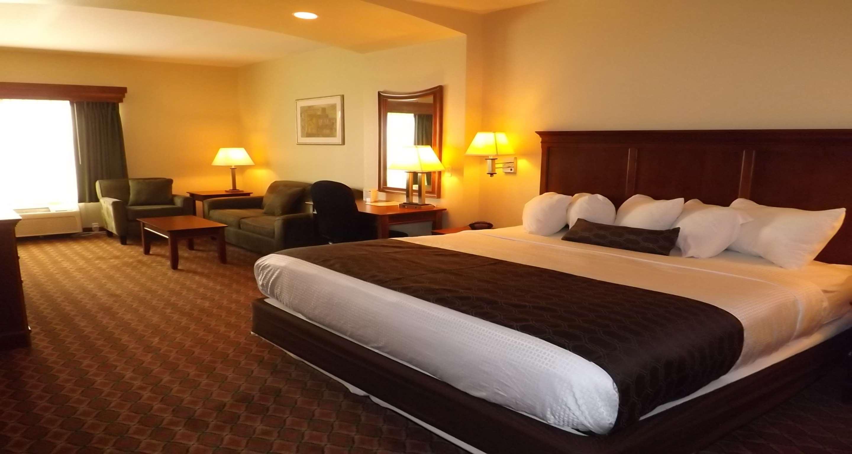 Best Western Plus Midamerica Hotel Mascoutah Bagian luar foto