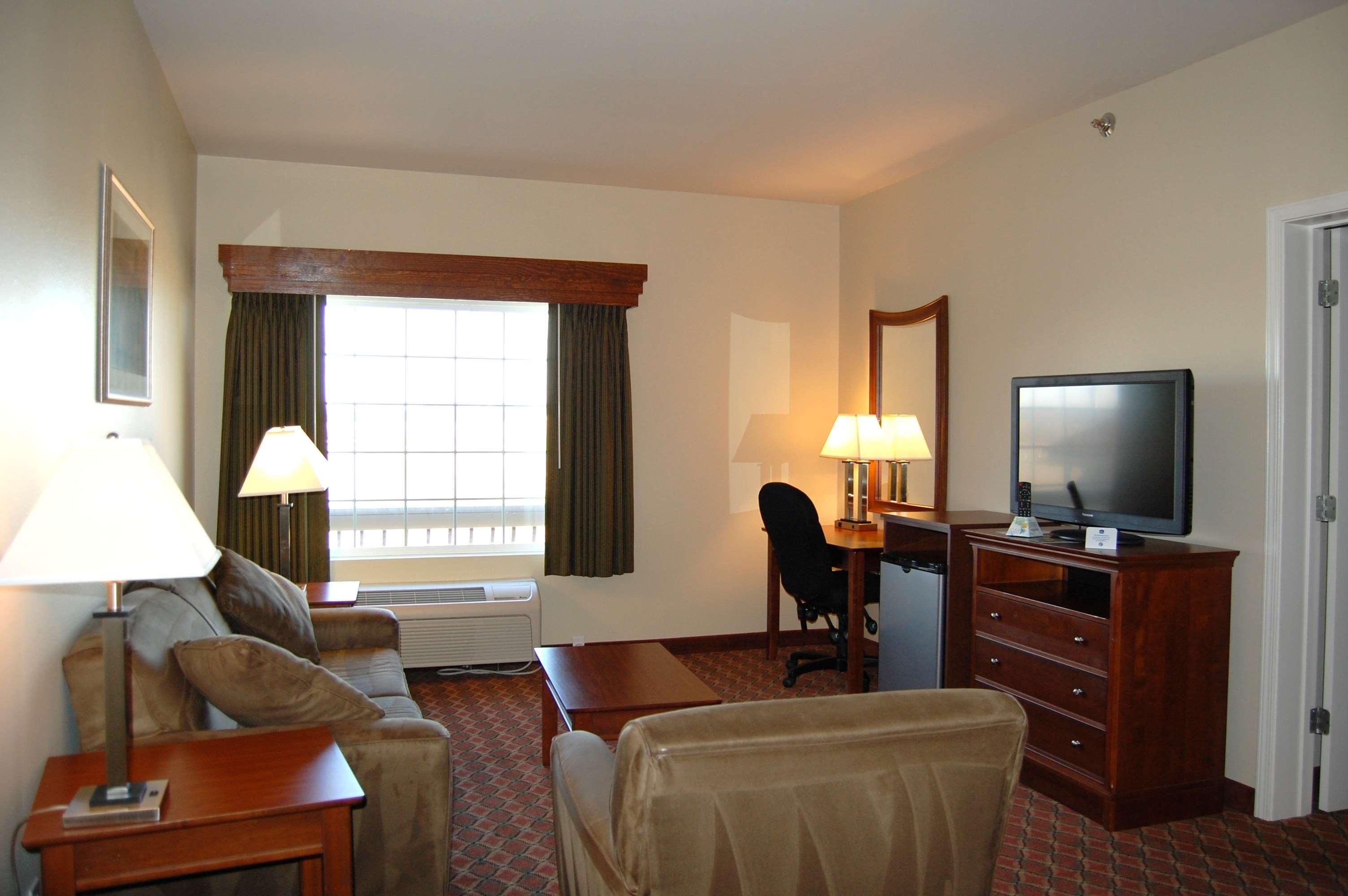 Best Western Plus Midamerica Hotel Mascoutah Bagian luar foto
