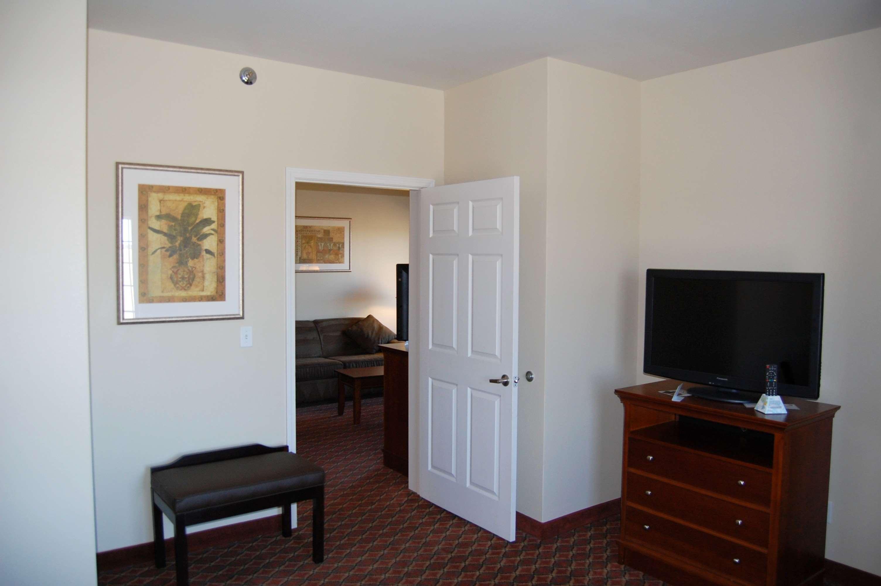 Best Western Plus Midamerica Hotel Mascoutah Bagian luar foto