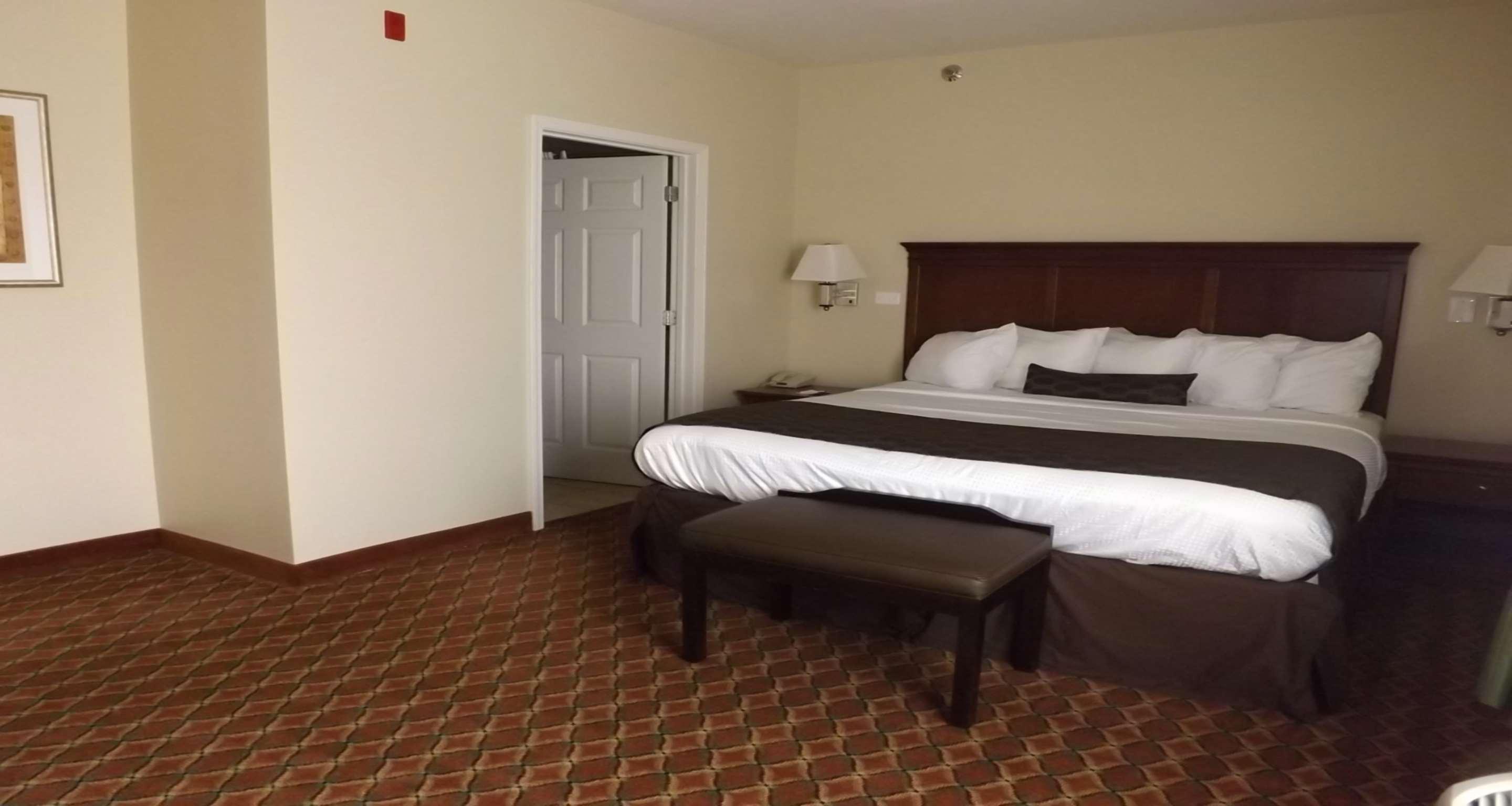 Best Western Plus Midamerica Hotel Mascoutah Bagian luar foto