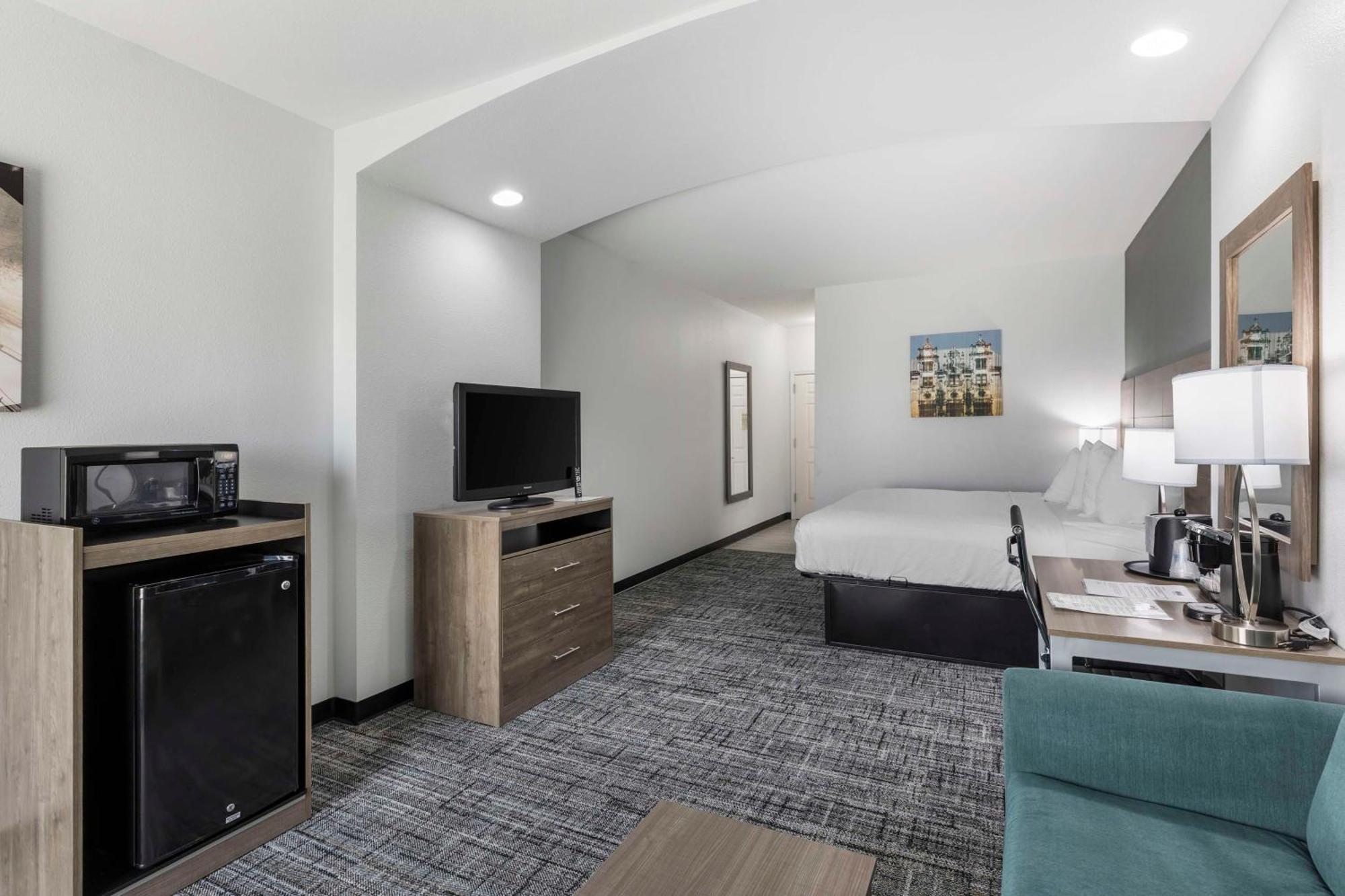 Best Western Plus Midamerica Hotel Mascoutah Bagian luar foto