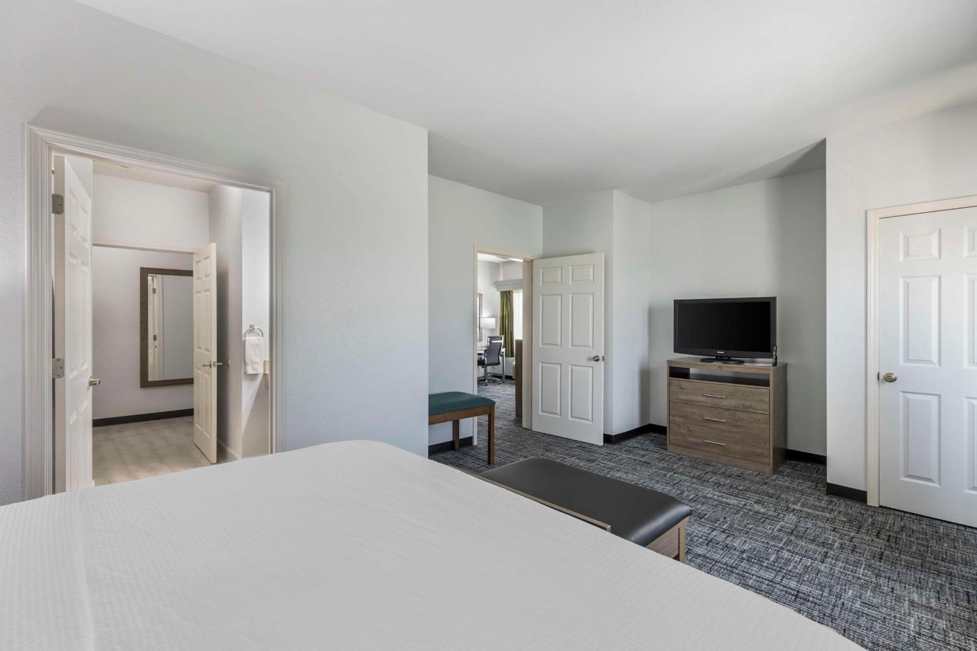 Best Western Plus Midamerica Hotel Mascoutah Bagian luar foto