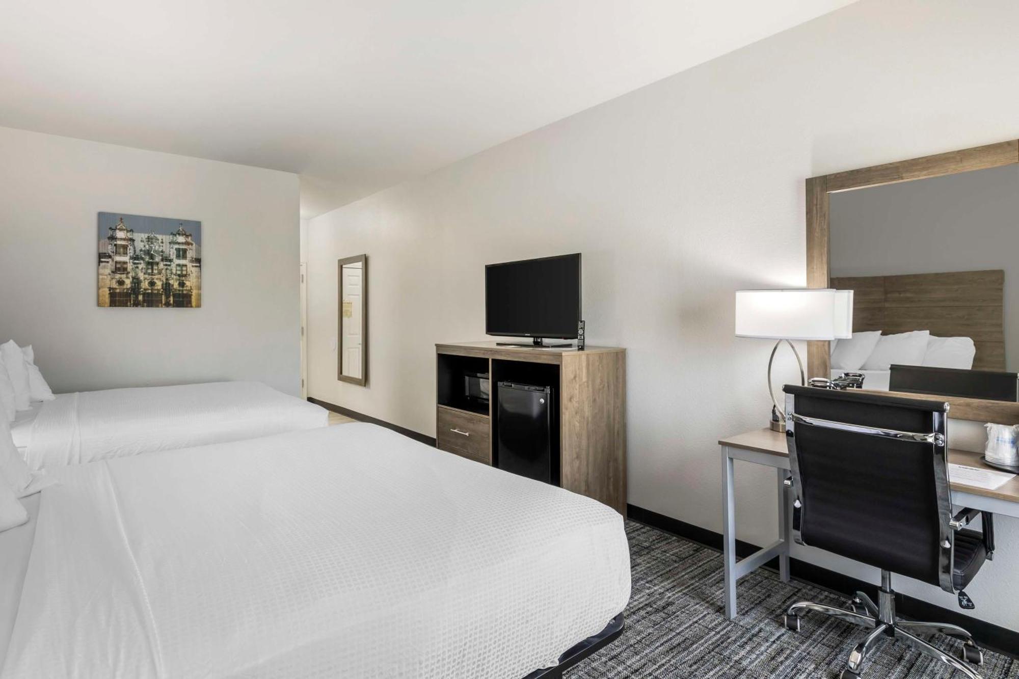 Best Western Plus Midamerica Hotel Mascoutah Bagian luar foto