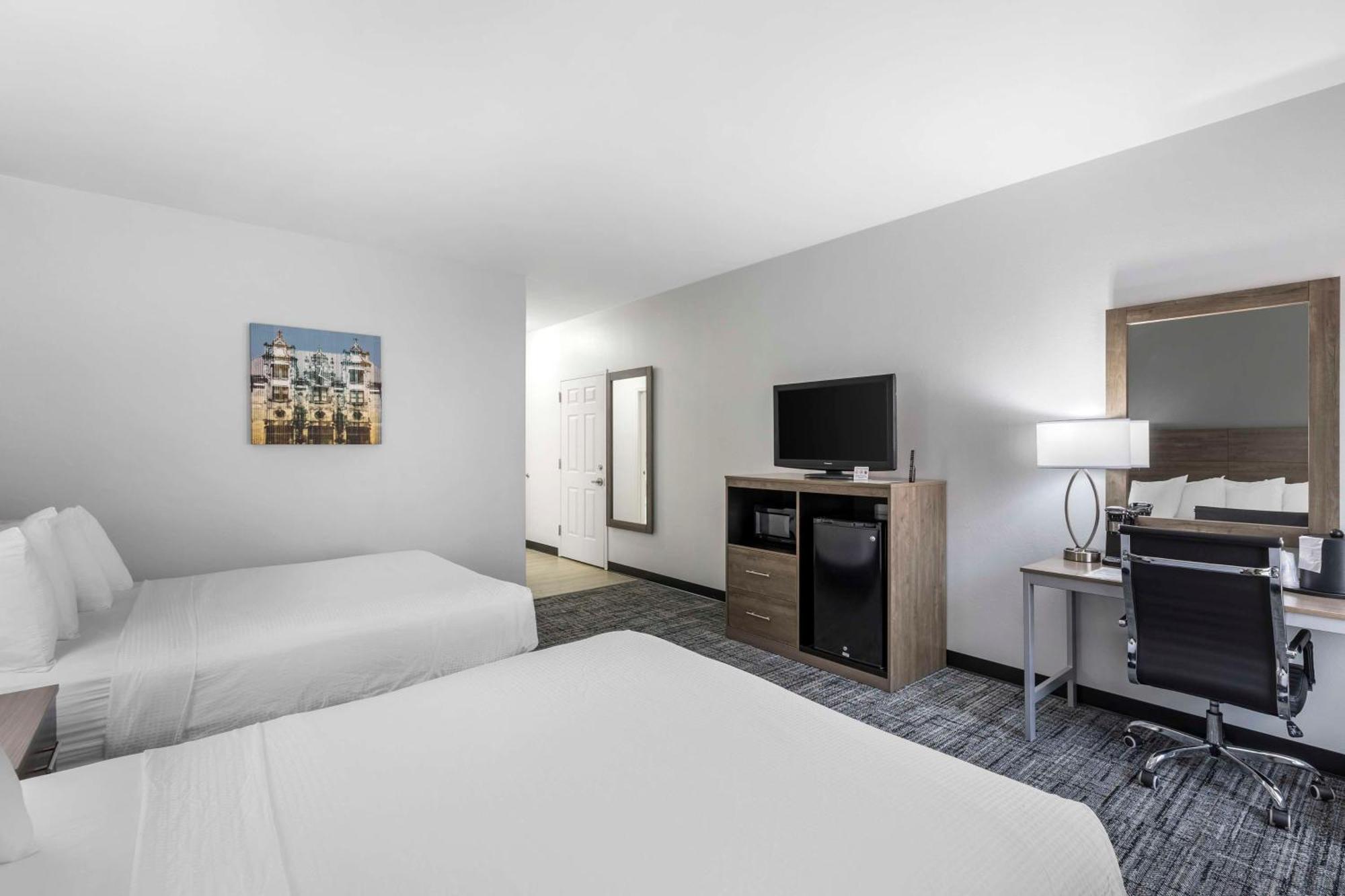 Best Western Plus Midamerica Hotel Mascoutah Bagian luar foto