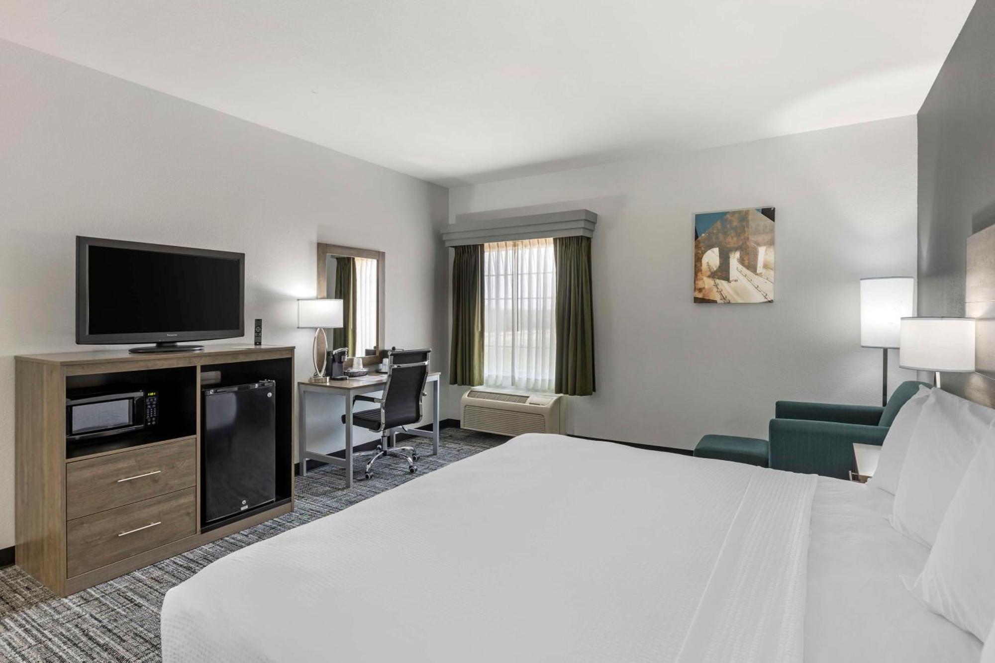 Best Western Plus Midamerica Hotel Mascoutah Bagian luar foto
